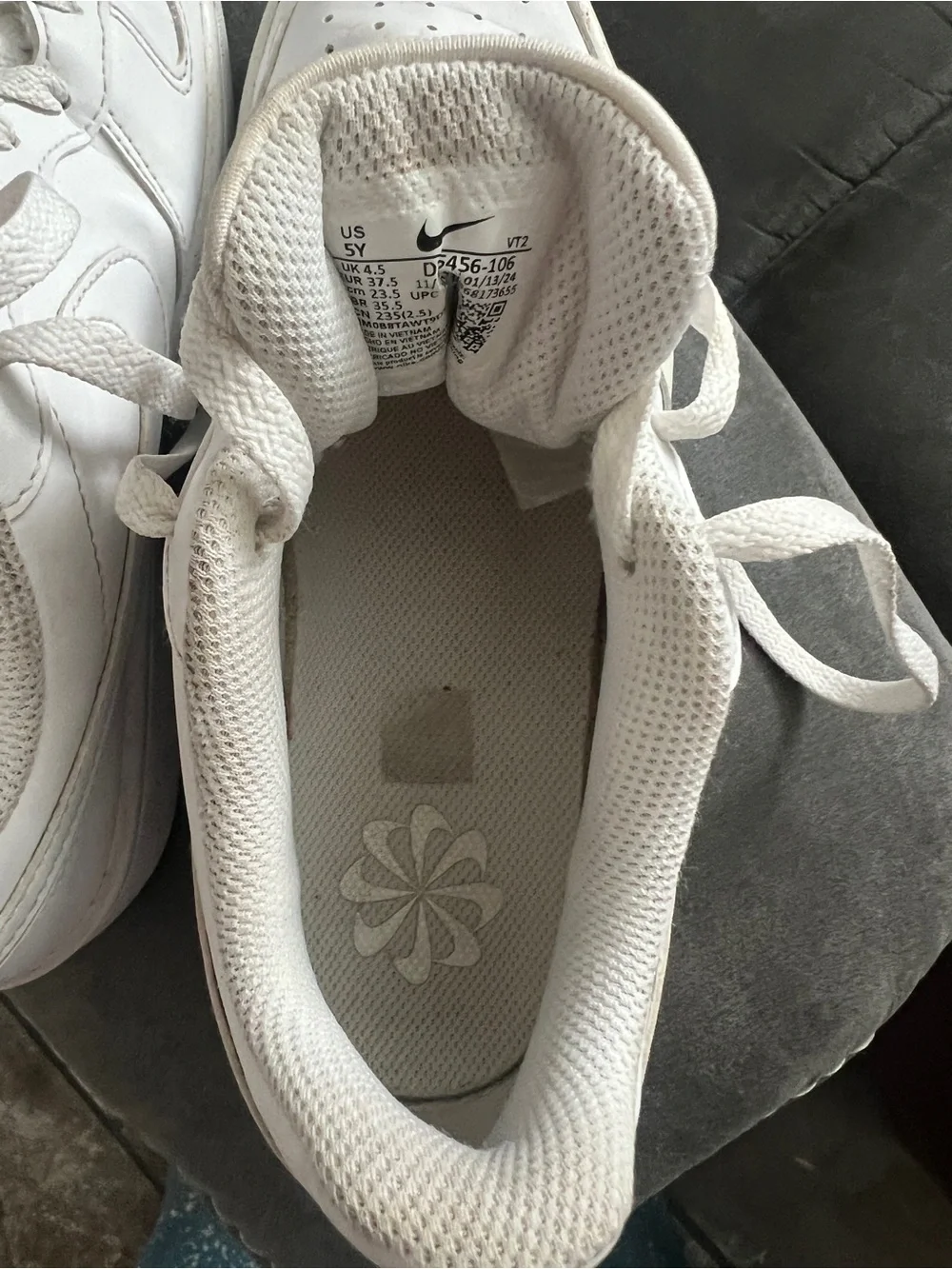 Size 5 Nike White Low-Top Leather Sneakers
